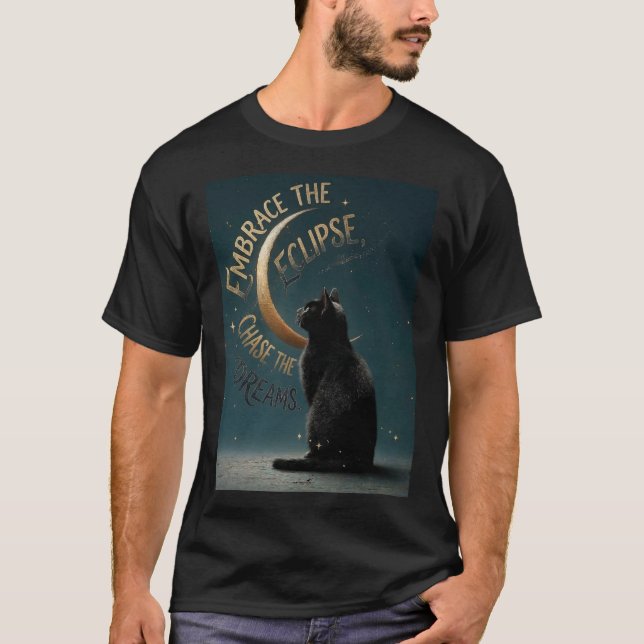 "Omfamna Förmörkelsen" Illustration av Celestiala  T Shirt (Framsida)