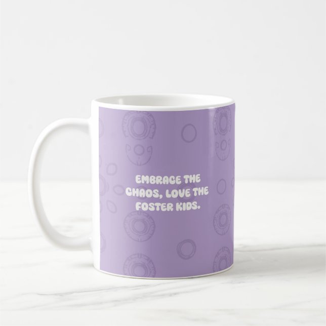 Omfamna Kaoset Älska Fosterbarnen Design Kaffemugg (Vänster)