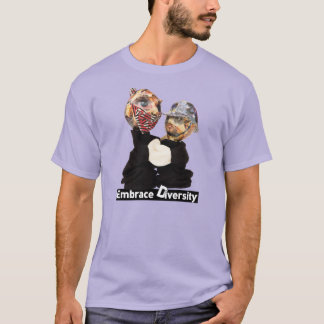 Omfamningmångfaldrånare och polis t shirt