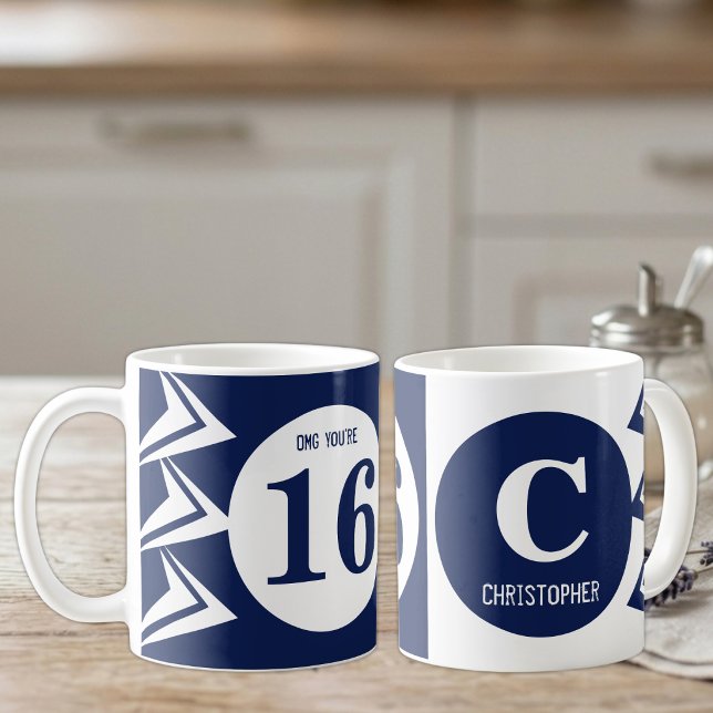 OMG du är 16 monogram namn marinblå och vit Kaffemugg (Skapare uppladdad)