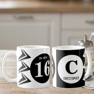 OMG du är 16 monogram namn vit och svart Kaffemugg