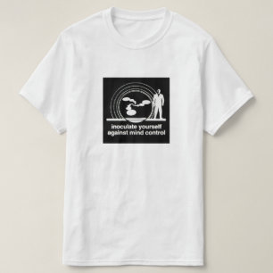 Omgivande abstraktioner varar besvärad t shirt