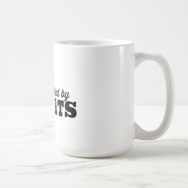 Omgivet av Asshats - muggShot. Kaffemugg (Höger)