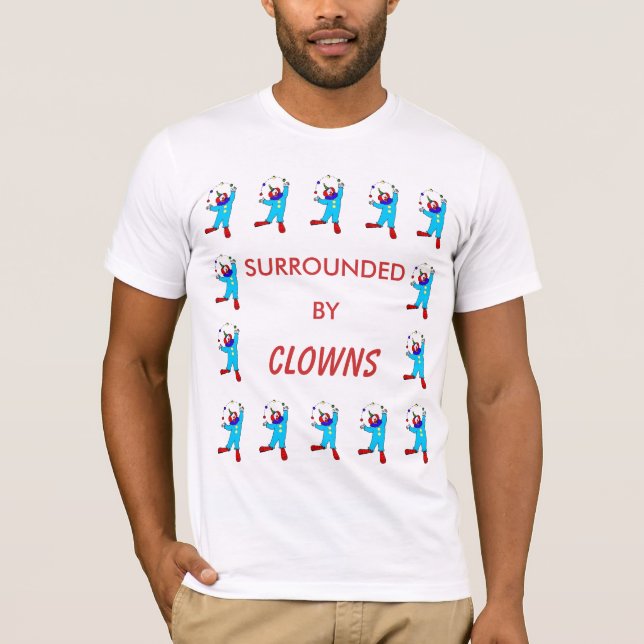 Omgivet av clowner t shirt (Framsida)
