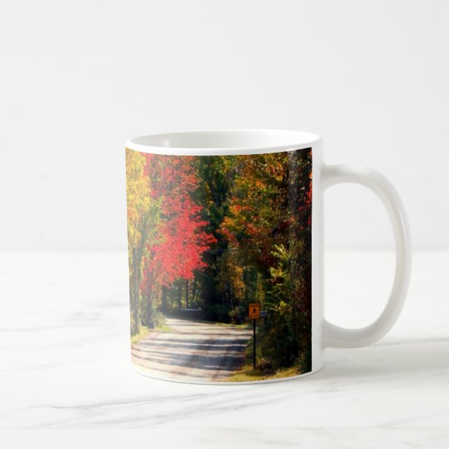 Omgivet av nedgångfärg kaffemugg (Höger)