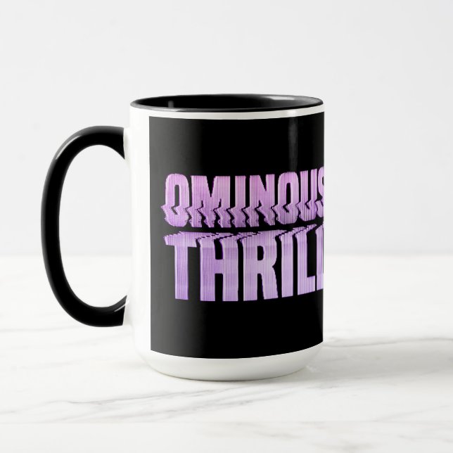 Ominous Thrill LILA LOGOTYP Mugg (Vänster)