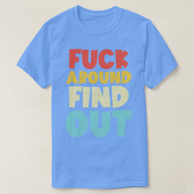 Omkring och sök efter Retro T Shirt (Design framsida)
