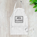 Områdesstängd signeringsvarning Begränsad Zon Förkläde<br><div class="desc">Cook, craft eller grill med attityd i detta fet "Area Closed"-plattor. Den här plattan har en högkontrastsdesign som utmärker sig och är perfekt för köket, bakgårdshem, konsstudioer eller något kreativ där du vill göra en påstående. Designat för både funktion och stil, omfattar det justerbara band och gott om täckning för...</div>