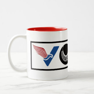 OMRÖSTNING Amerika, RBG, USPS, BLM, Peace and Equa Två-Tonad Mugg