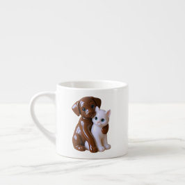 Ömt ögonblick mellan hund och katt espressomugg