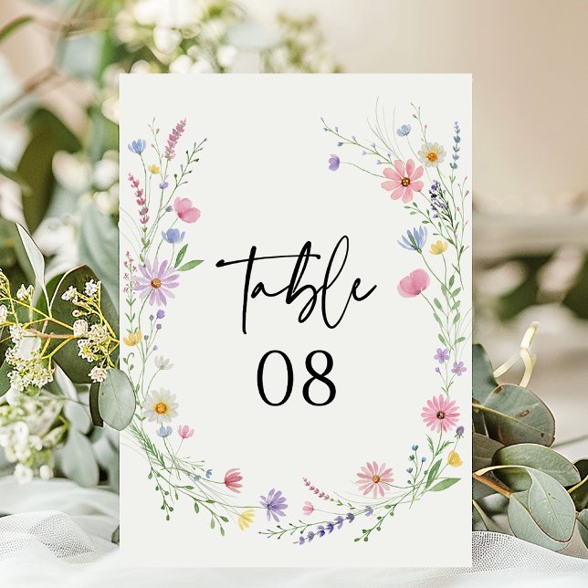Ömtålig ängsbröllop med vilda blommor bordsnummer (Skapare uppladdad)