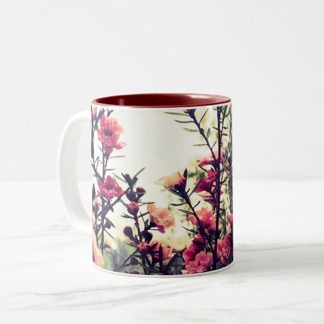 Ömtåliga rosa blommor natur Två-Tonad mugg (Framsida vänster)