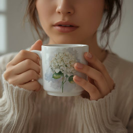 Ömtmålade Vita Hydrangea Blommor i Akvarell Kaffemugg