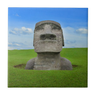 Ön för den Moai statypåsken reser turismmonumen Kakelplatta
