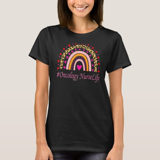 Oncology Nurse Leopard Rainbow Nurse's Week T Shirt (Framsida)