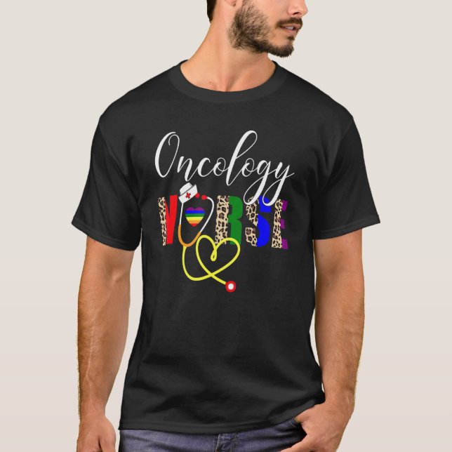 Oncology Nurse Stethoscope Lgbt Flagga Les Gay pri T Shirt (Framsida)