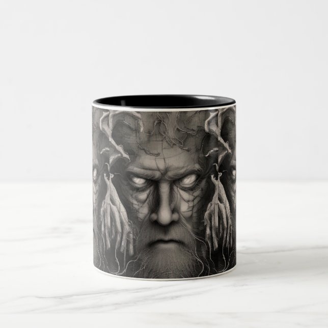 Onda ansikte av gammal demon Två-Tonad mugg (Center)