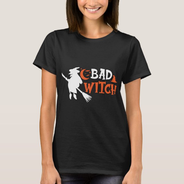 Onda Häxa Halloween Typografi T-Shirt (Framsida)