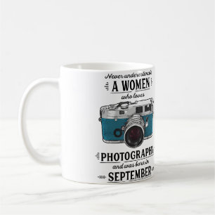 Onda underskatta en kvinna som älskar fotograferin kaffemugg