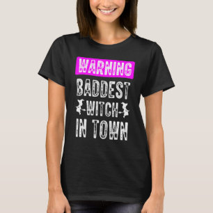 Ondaste Häxan I Staden Flyger En Kvast Häxa Hallow T Shirt