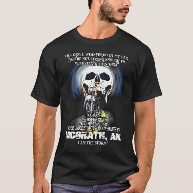 Onderskatt aldrig en MCGRATH AK Man T Shirt (Framsida)