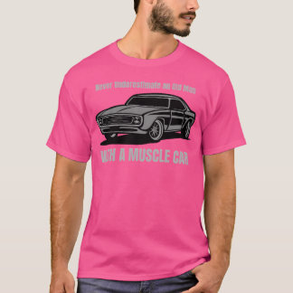 Ondska inte en gammal man med en muskelbil b t shirt