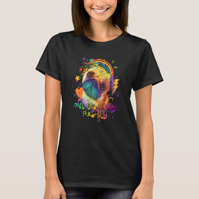 One Big Happy Pugmily Pug Humor Dutch Bulldog Dog  T Shirt (Framsida)