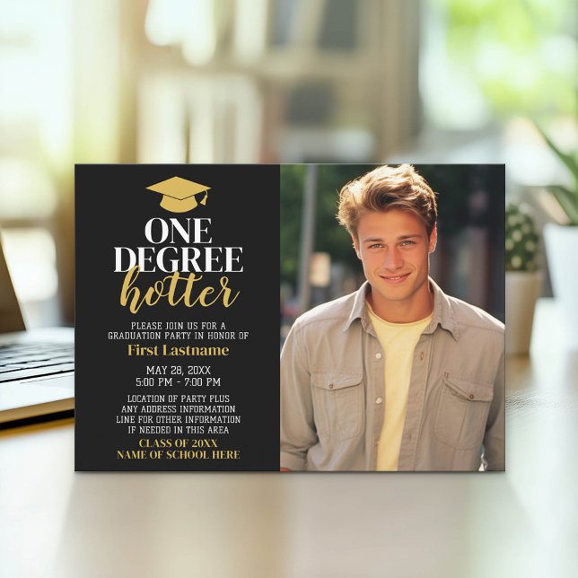 One Degree Hotter - Studenten Photo - Grad Inbjudningar (Graduation Party Invitation with Photo)