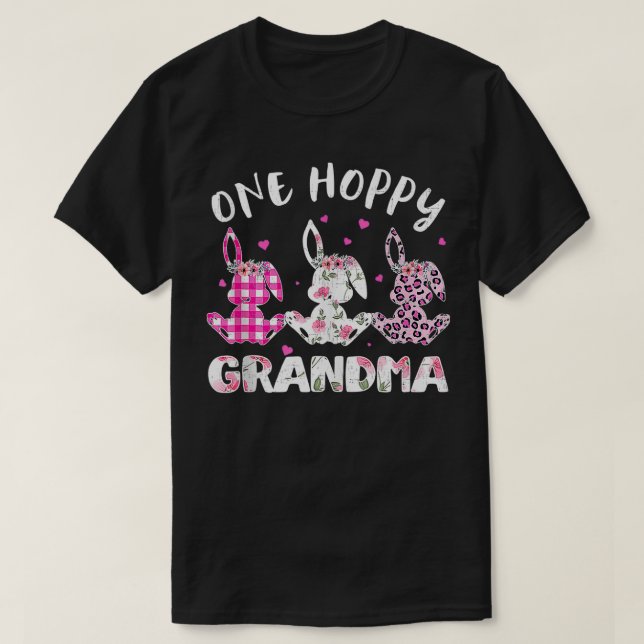 One Hoppy Grandma Easter Bunny Leopard Plaid Costu T Shirt (Design framsida)