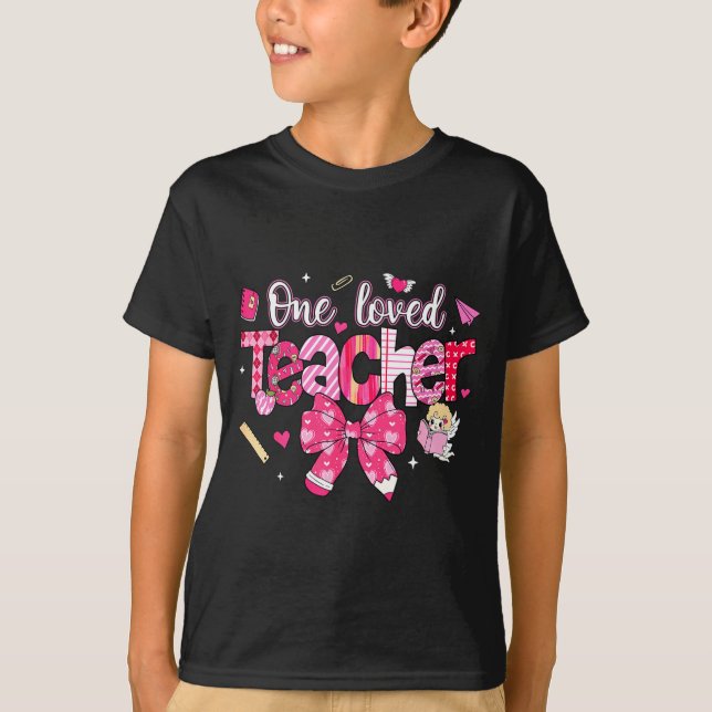 One Loved Teacher Coquette Bow Pencil Valentine Gi T Shirt (Framsida)