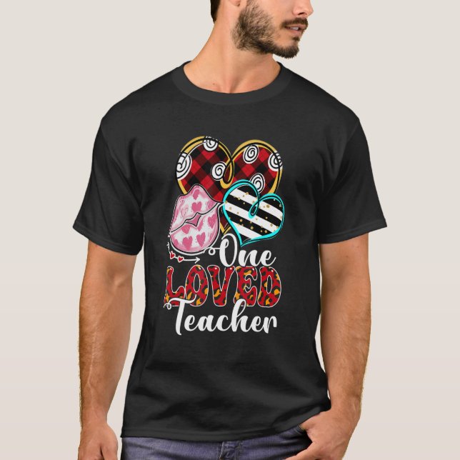 One Loved Teacher Kissing Heart Funny Valentine's  T Shirt (Framsida)