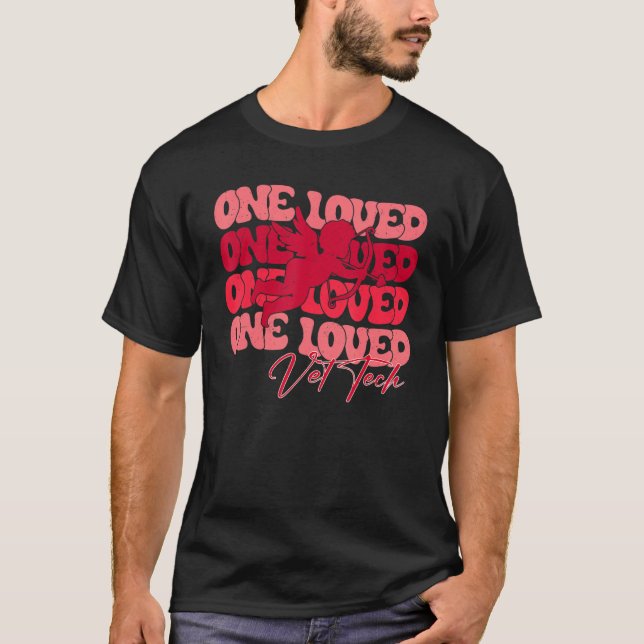 One Loved Vet Tech Cupid Veterinary Tech Valentine T Shirt (Framsida)