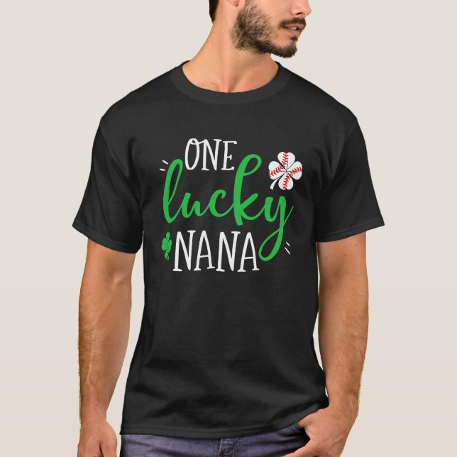 One Lucky Baseball Grandma Nana Shamrocks St Patri T Shirt (Framsida)