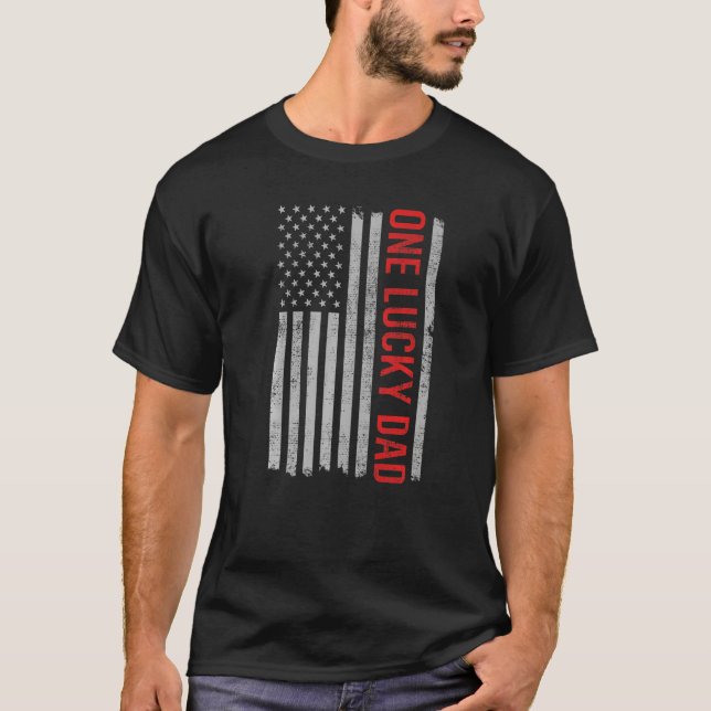 One Lucky Dad, US Flag Funny Father's Day Dad From T Shirt (Framsida)