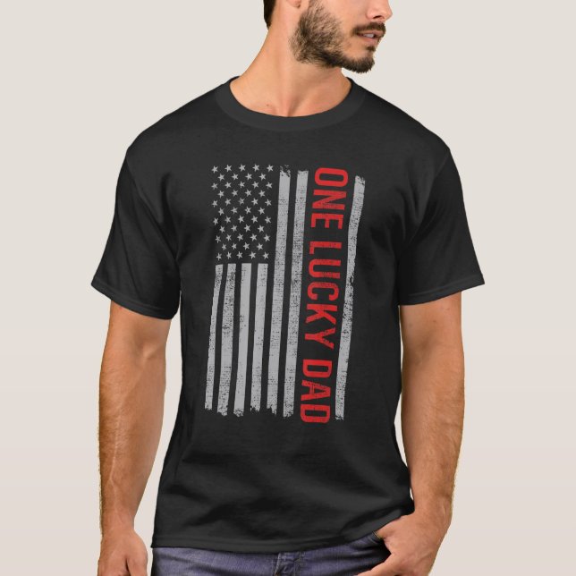 One Lucky Dad, US Flag Funny Father's Day Dad From T Shirt (Framsida)