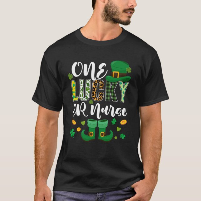 One Lucky ER Nurse St patricks day Kärlek T Shirt (Framsida)