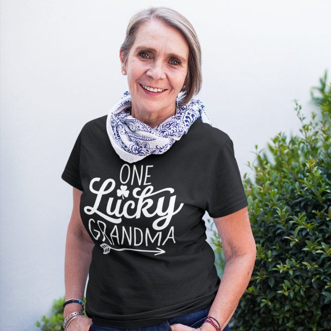 One Lucky Grandma - Festive St. Patrick's Day Luck T Shirt (Skapare uppladdad)