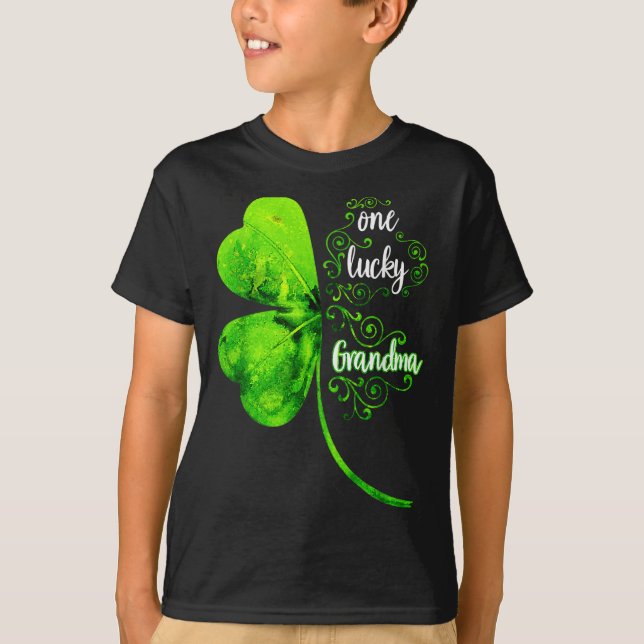 One Lucky Grandma Shamrock Grandma St Patricks Day T Shirt (Framsida)