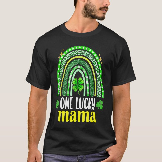 One Lucky Mama    Family St Patrick's Day T Shirt (Framsida)