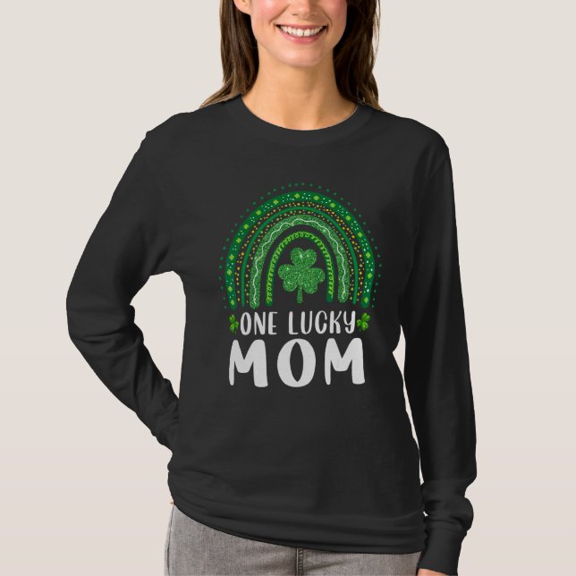 One Lucky Mamma Rainbow Saint Patricku2019s Day Ir T Shirt (Framsida)