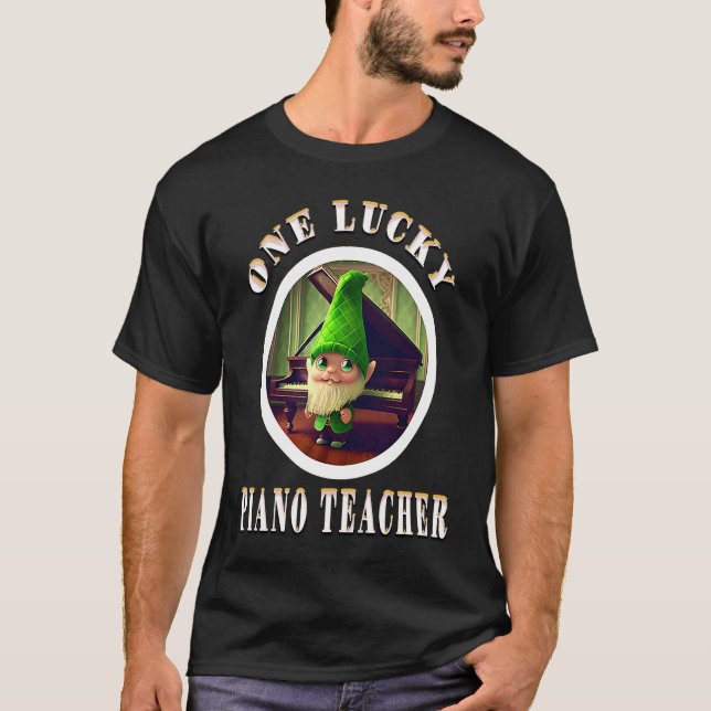 One Lucky Music Piano Teacher Gnome St Patrick's D T Shirt (Framsida)