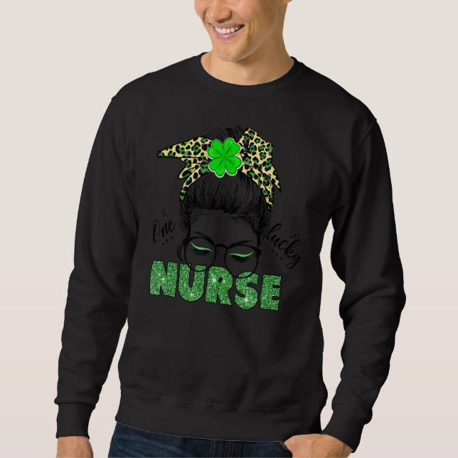 One Lucky Nurse St patrick's day Lång Ärmad Tröja (Framsida)