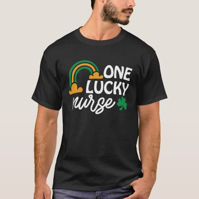 One Lucky Nurse  St Patrick's Day Pot of Gold Rain T Shirt (Framsida)