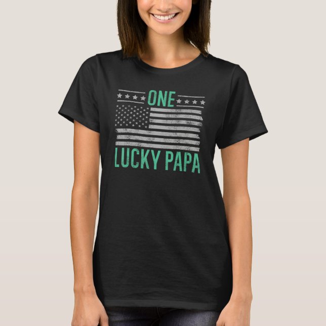 One Lucky Papa, Retro US Flag Funny Father's Day D T Shirt (Framsida)
