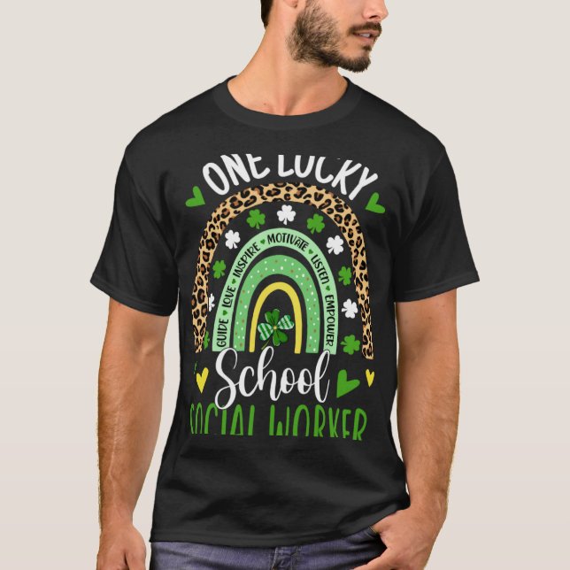 One Lucky School Social Worker Rainbow St Patricks T Shirt (Framsida)