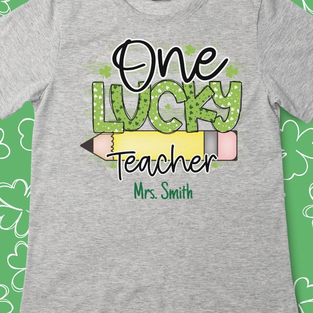 "One Lucky Teacher Personlig Tee ✏️ (Skapare uppladdad)