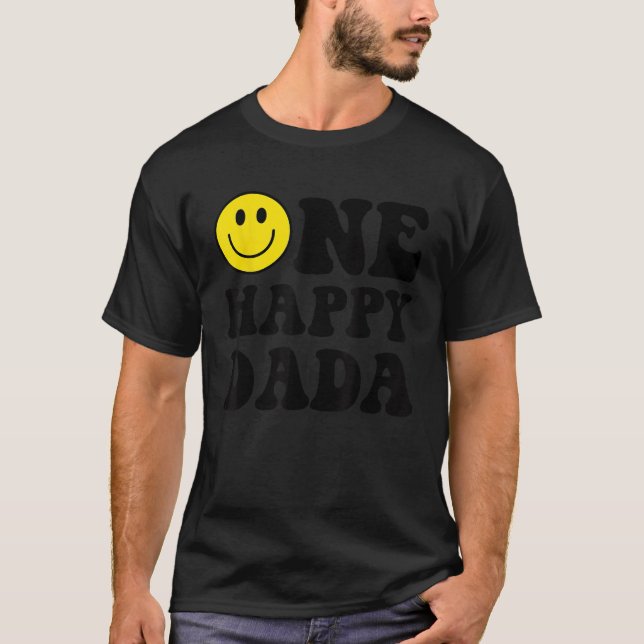 One Lycklig, 1:a födelsedag En Coola Dada Familj M T Shirt (Framsida)