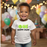 One Lycklig, 1:a födelsedag Grönt Smiley T Shirt<br><div class="desc">Vi lägger alltid till nya mönster varje vecka!</div>