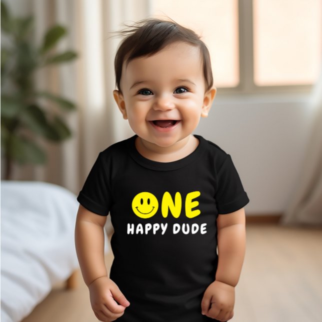 One Lycklig, 1:a födelsedag Gult Smiley T Shirt (Skapare uppladdad)