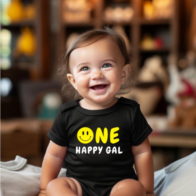 One Lycklig Gal 1:a födelsedag Gult Smiley T Shirt (Skapare uppladdad)